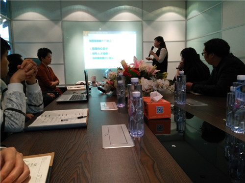 管理部经理分享学习收获-香蕉成人在线网站欧迪办公家具四月员工大会